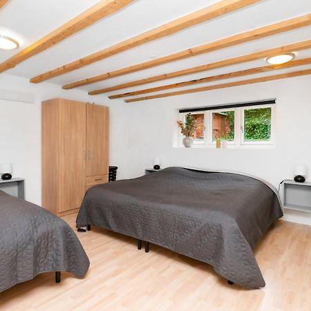 Moderne & Fuldt Udstyret Lejlighed M.Plads Til 4 Hojbjerg Esterno foto