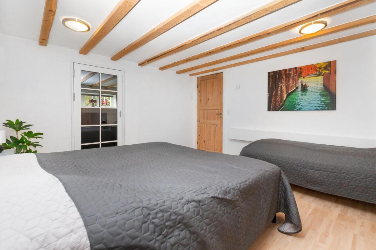 Moderne & Fuldt Udstyret Lejlighed M.Plads Til 4 Hojbjerg Esterno foto